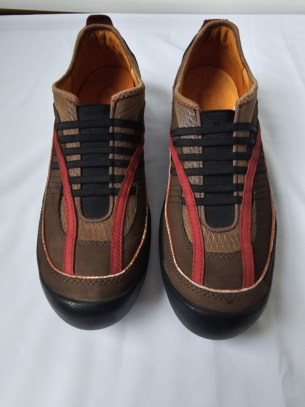 Pr!vo by Clarks Slip-On Shoes – Brown Leather with Red Details